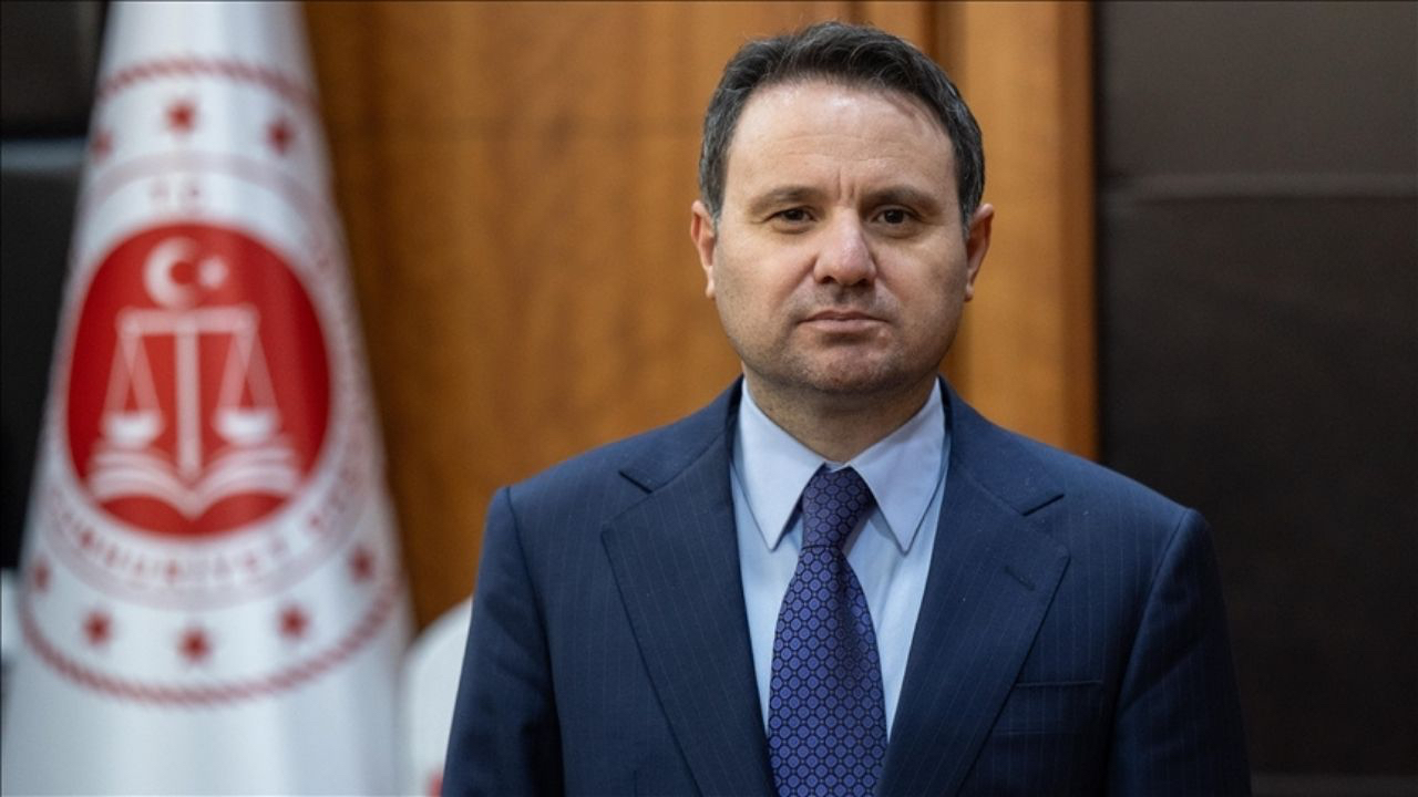 Akın Gürlek duyurdu! E- avukat dönemi başlıyor