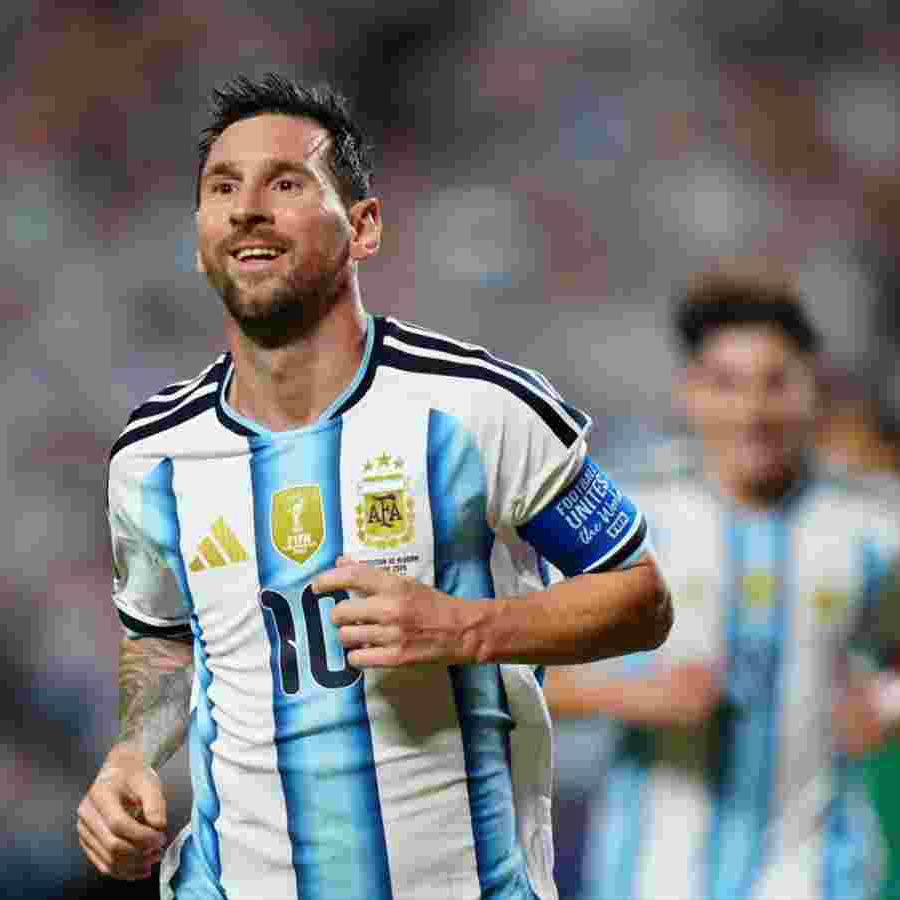 Yaşayan efsane Lionel Messi maça damga vurdu! Arjantin Cezayir'i 3 golle devirdi: Bu adam resmen uzaylı!