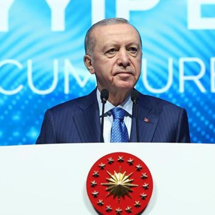 Cumhurbaşkanı Erdoğan millilere mesaj gönderdi: "Başlarını öne eğmesinler, moralleri bozulmasın"