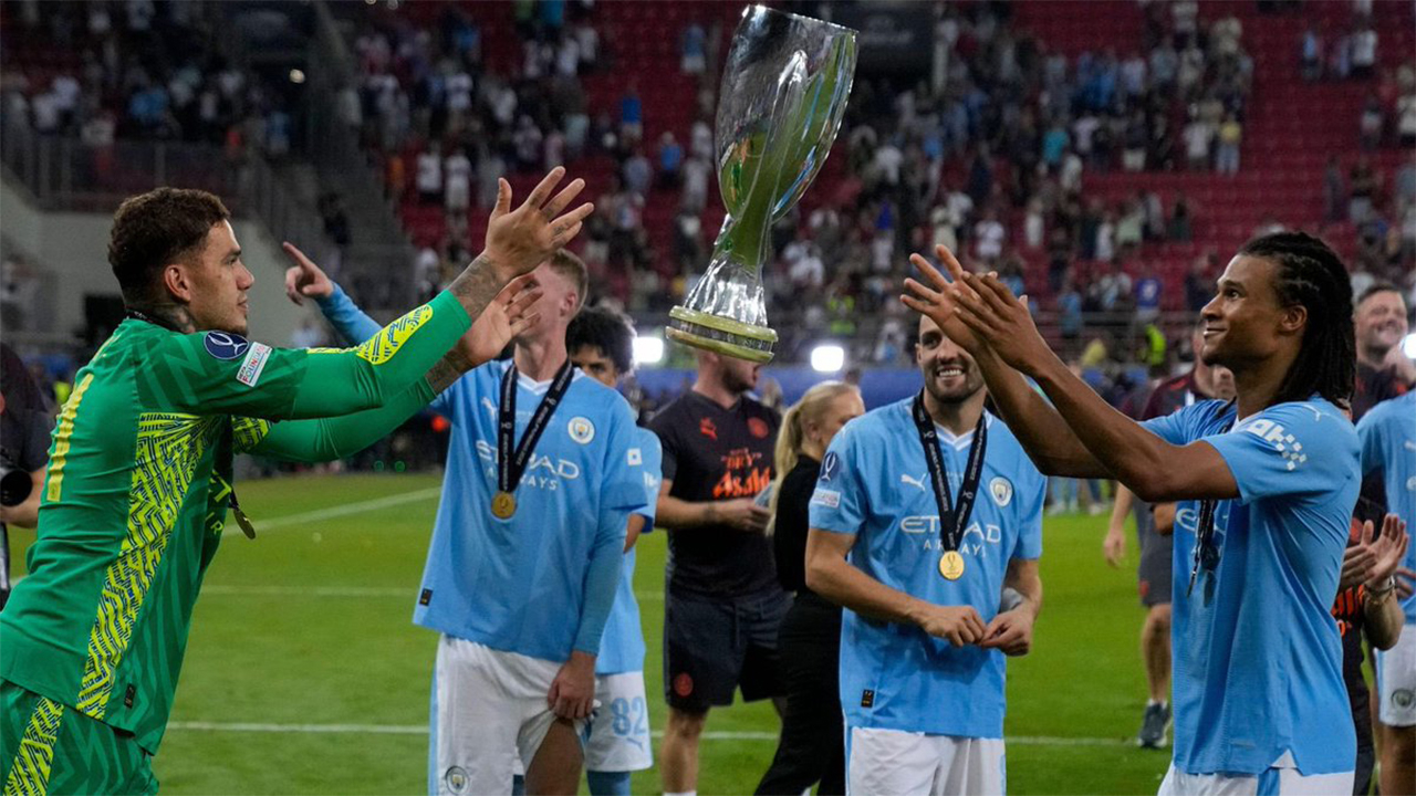 Nathan Ake, Ederson'a Fenerbahçe'yi sordu