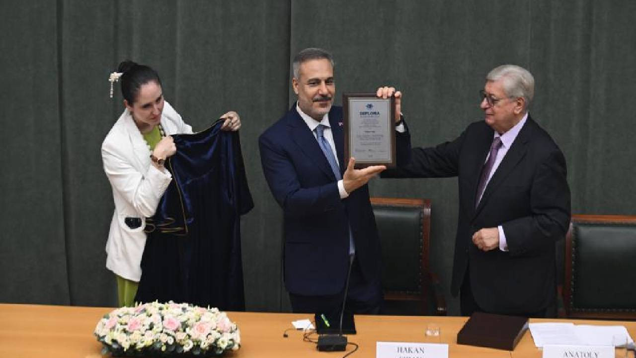 Rusya'da Bakan Fidan’a 'fahri doktora' ünvanı! İki ülke arasında kritik süreç masaya yatırıldı