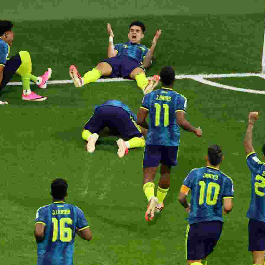 Nefesleri kesen maçta Kolombiya Özbekistan'ı 3 golle devirdi