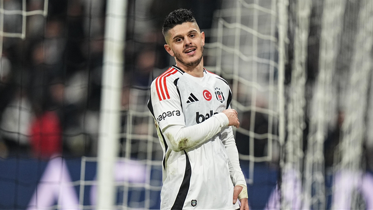 Beşiktaş'ta 3 futbolcuya transfer teklifi