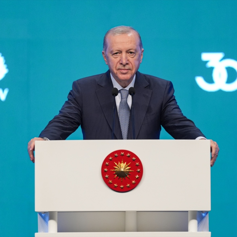 Cumhurbaşkanı Erdoğan: LGBT gibi sapkınlıklarla genç zihinler hedef alınıyor!