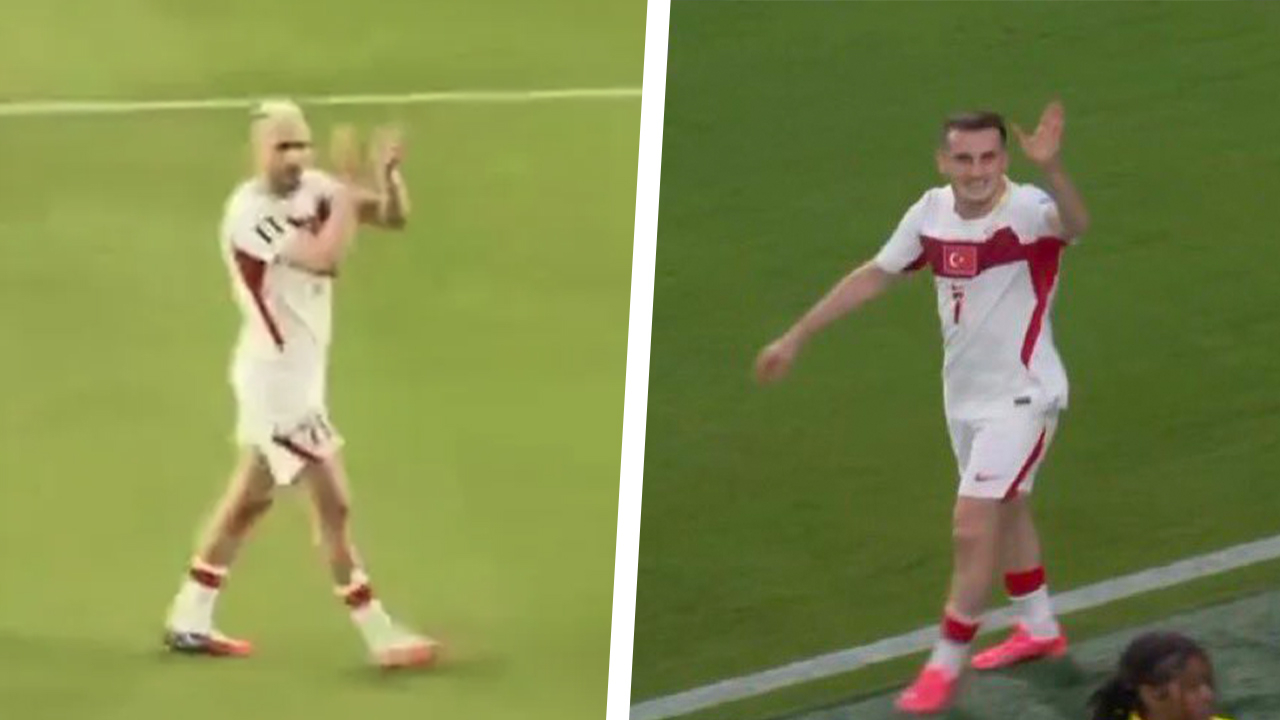 Kerem ve Barış Alper'den Türk taraftarlara hareket
