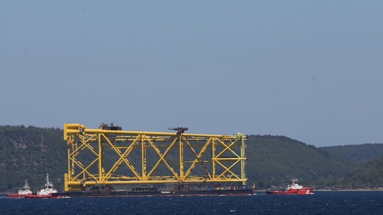 Çanakkale Boğazı'nda Romanya'ya dev sevkiyat
