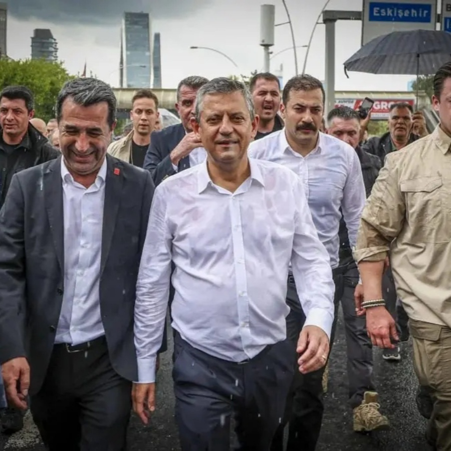 CHP'de devrim gibi kopuş: Özgür Özel'in kuracağı partinin ismi ve logosu sosyal medyaya sızdı!