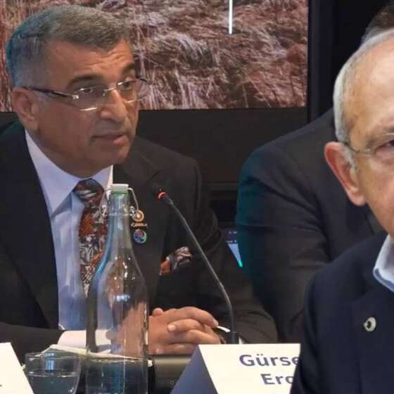 Bir ismi yere göğe sığdıramadı! CHP'li vekilden Londra'da AK Parti hükümetine övgü dolu sözler: Kılıçdaroğlu küplere binecek