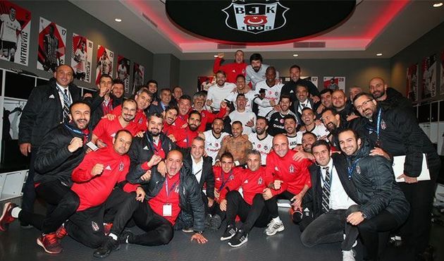 Beşiktaş'tan 'tur' pozu