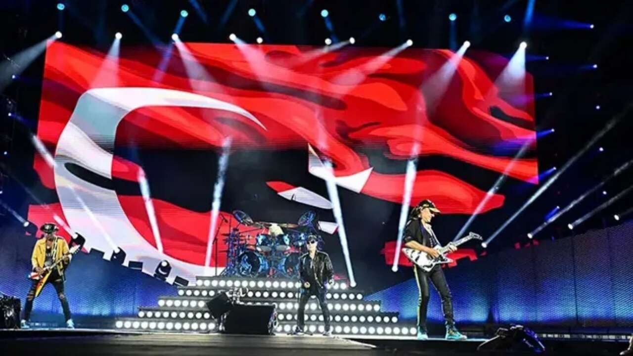 Rock efsanesi Scorpions İstanbul’u yerinden oynattı! 33 yıl sonra aynı stadyumda aynı coşku