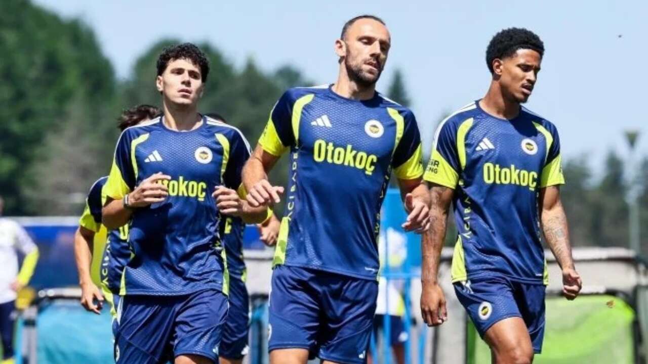 Fenerbahçe'de kahreden haber! Sakatlık yaşayan Vedat Muriqi sahayı sedyeyle terketti