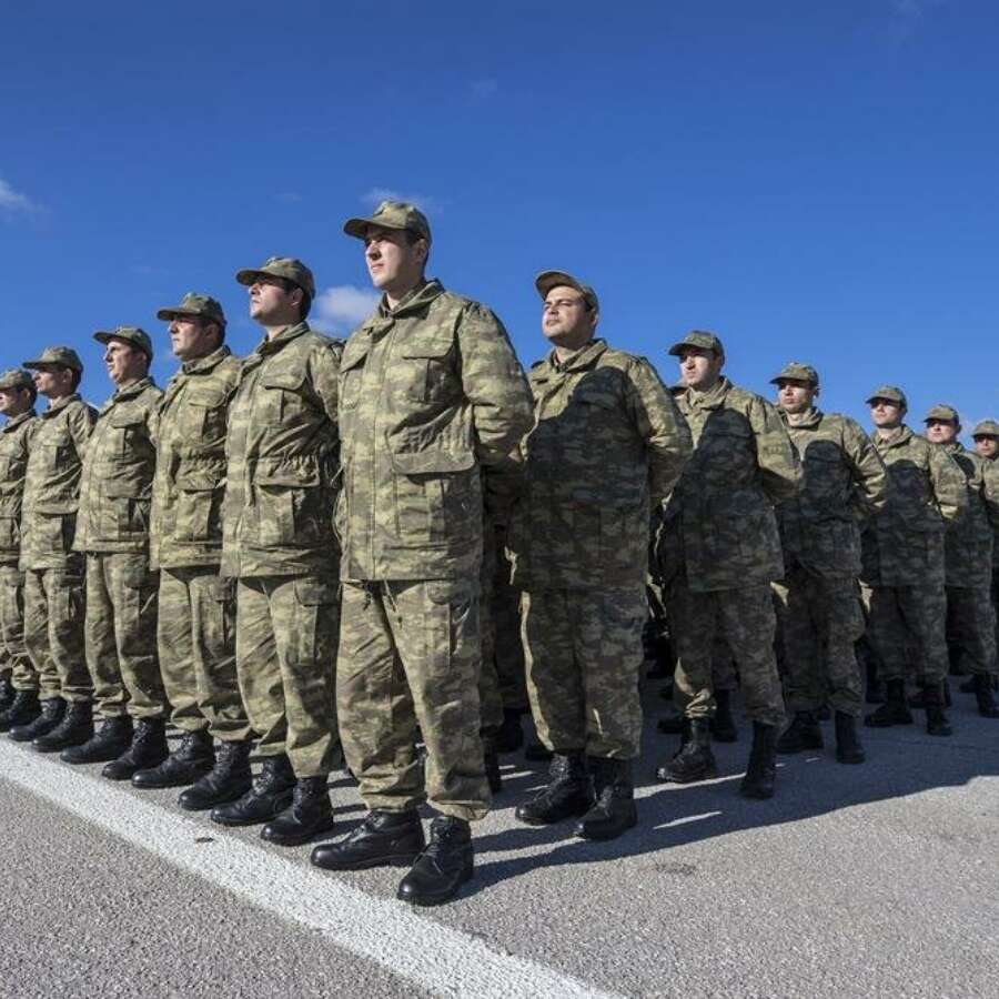 TBMM'den gurbetçilere tarihi çifte müjde: Askerlik muafiyeti ve emekliye çalışma izni!