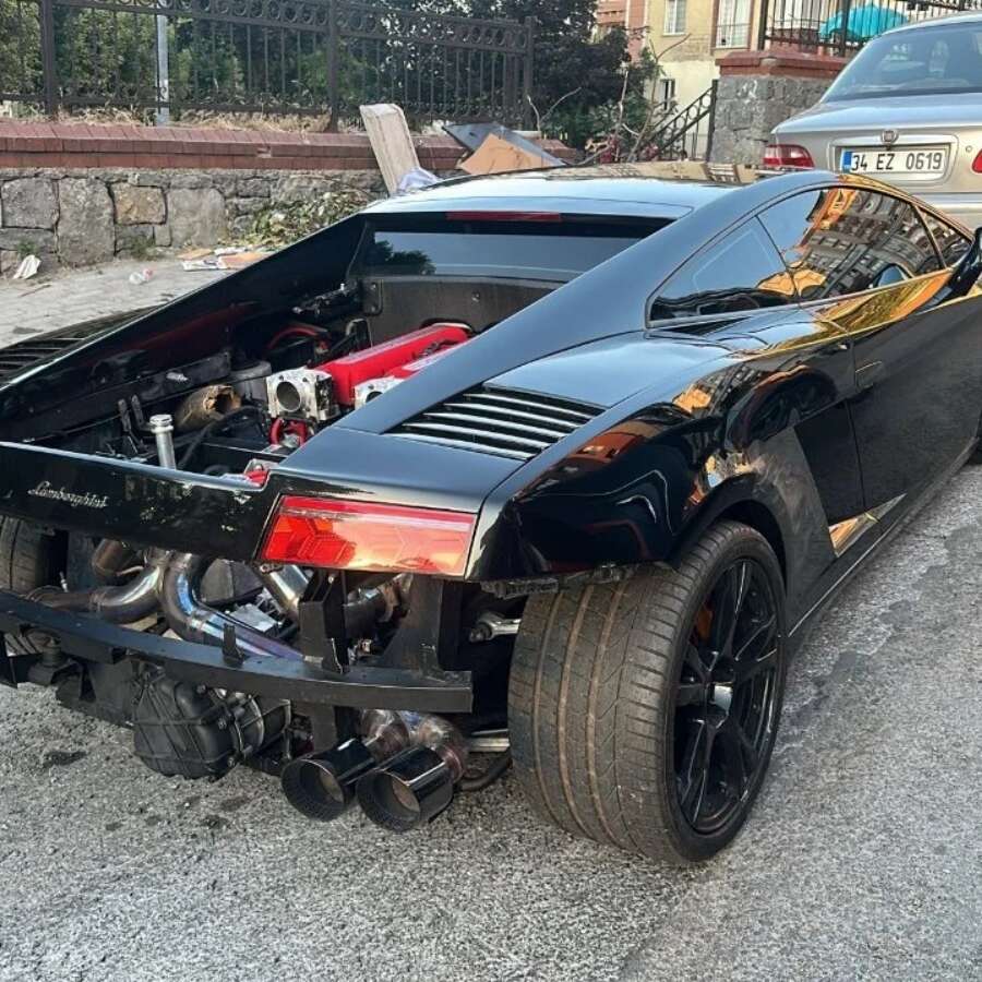 Sanayide lüks otomobil skandalı: 15 milyonluk araçla cipe çarpıp kaçtı, 174 bin TL ceza yazıldı!
