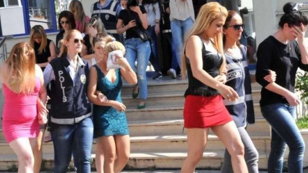 Polis bile şaştı kaldı! Sakarya'daki fuhuş operasyonunda şok detay! Çantasından "veresiye müşteri listesi" çıktı