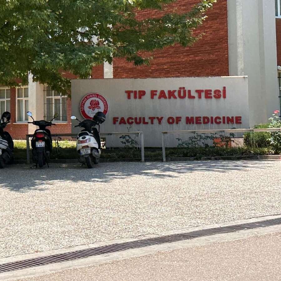 SDÜ Tıp Fakültesi’nde skandal: Sınav sorularını rüşvete bağlayan akademisyen yakalandı, sınav iptal edildi!