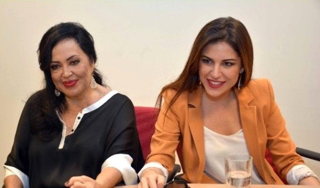 Türkan Şoray'ın kızı Yağmur Ünal yeni aşkını sinemada buldu!