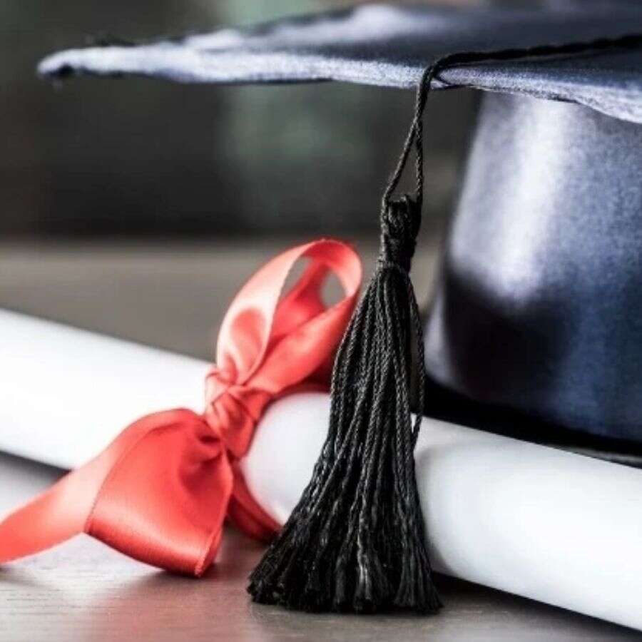 Yurt dışı diploma denklik şartları değişti, binlerce mezun YÖK'e seslendi: Gençliğimiz heba oldu