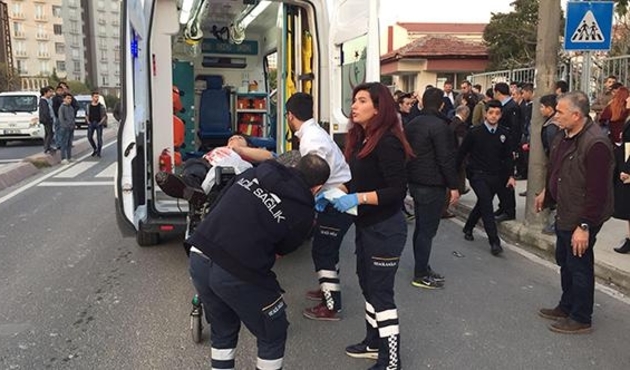 Lise önünde dehşet...Öğrencileri bıçakladı...