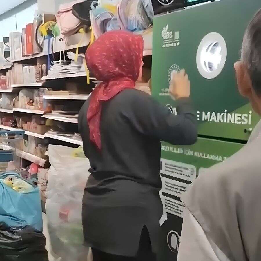 Bolu'da kadınlar arasında depozito rekabeti kamerada: 10 kişinin T.C.'siyle işlem yapıyor
