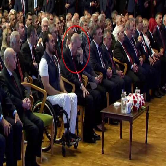 Cumhurbaşkanı Erdoğan'ın duygusal anları! O kareleri görünce gözyaşlarına hakim olamadı