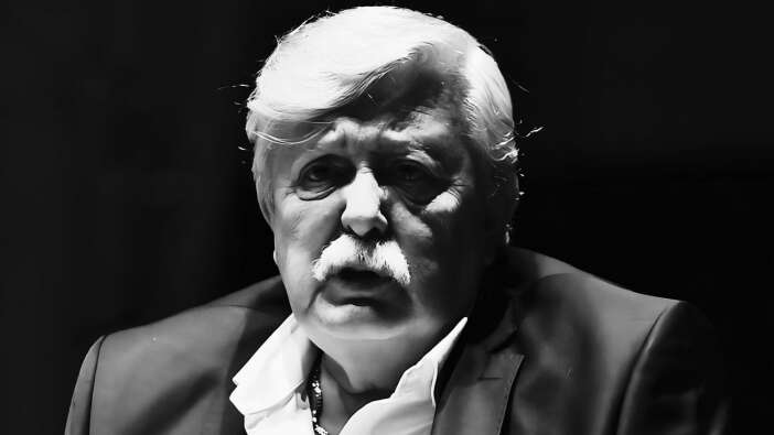 17 yaşında babasının kovduğu çocuk Türkiye'nin efsanesi olmuştu: Aziz Üstel 80 yaşında vefat etti