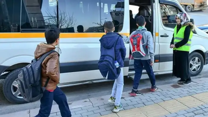 Özel okullarda ücretli servis taşımacılığı yasaklandı