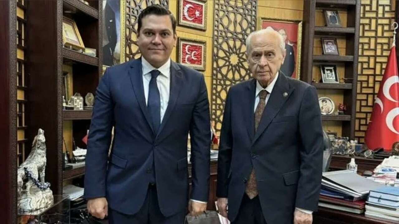 Bozkurt'tan sonra şimdi de "Martı"! Oğuz Alper Öktem çareyi siyasete girmekte buldu! MHP Kocaeli delegesi seçildi