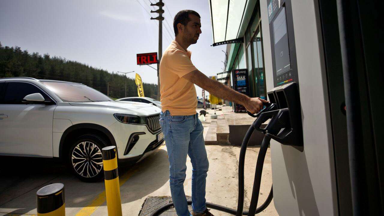 Araçlarda dönüşüm hız kesmiyor! Elektrikli araçların şarj tüketimi yılın ilk yarısında yüzde 153,5 arttı