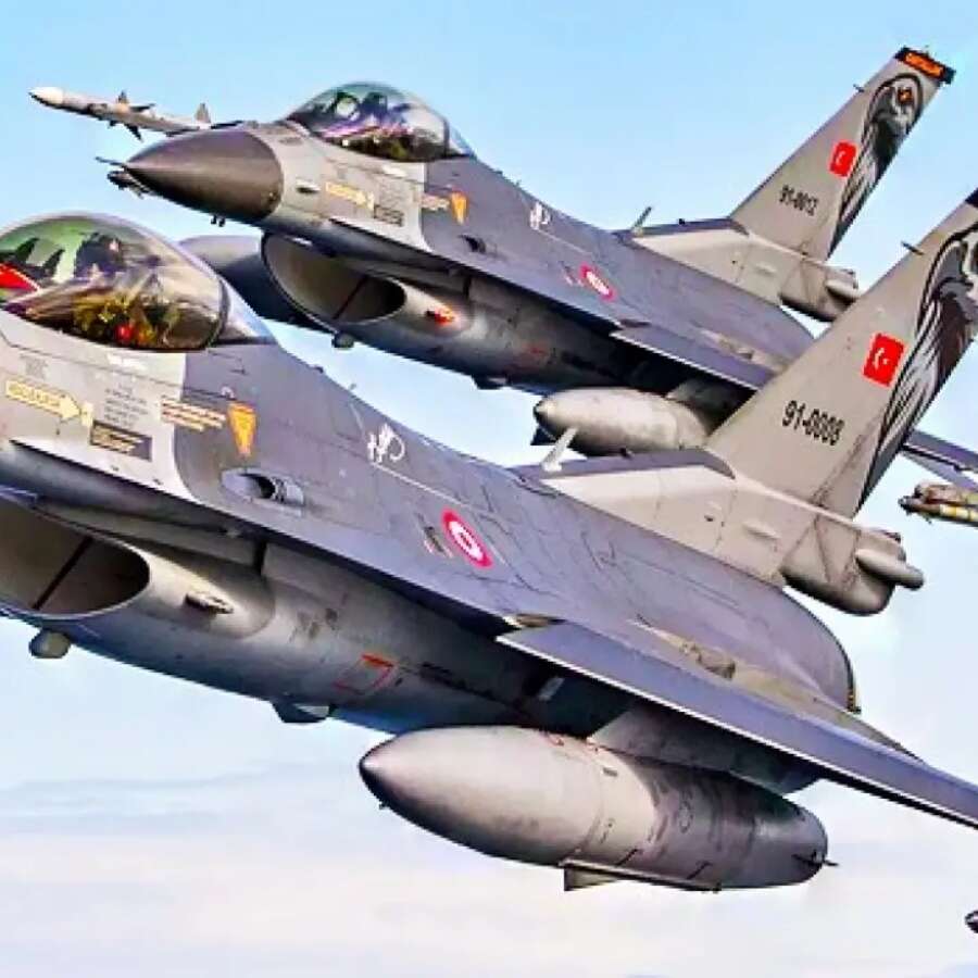 Yunan bayraklarıyla Metehan'a dayandılar! Kıbrıs sınırında çirkin provokasyon! "Jetli" cevap geldi