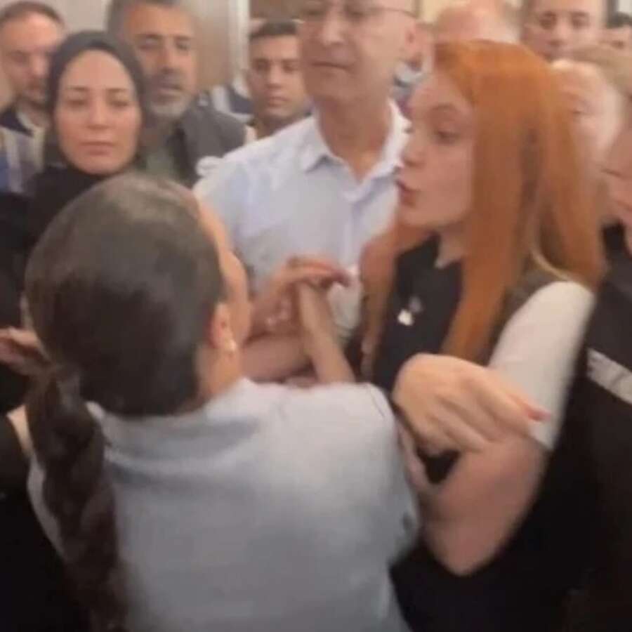 CHP’li Nurhayat Altaca Kayışoğlu'ndan adliyede "Sen kimsin?" skandalı! Kadın polise parmak sallayıp üstüne yürüdü