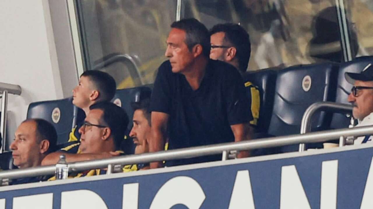 Ali Koç Fenerbahçe maçını tribünden takip etti
