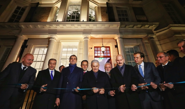 Başbakan Yıldırım Londra'daki ilk Türk sermayeli bankayı açtı...