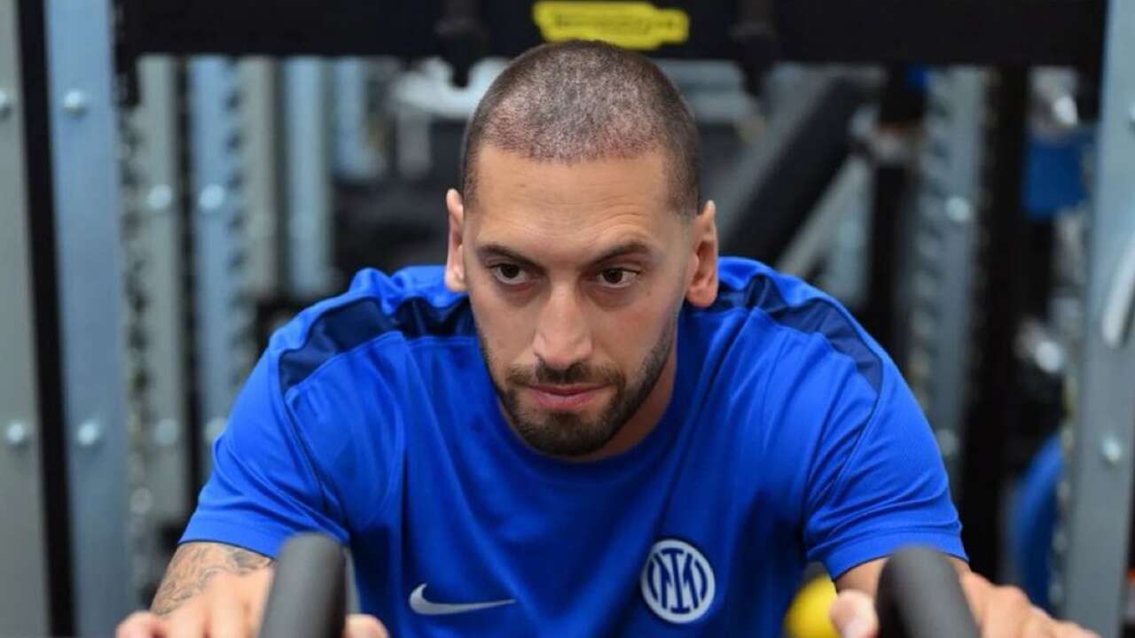 Hakan Çalhanoğlu saç ektirdi