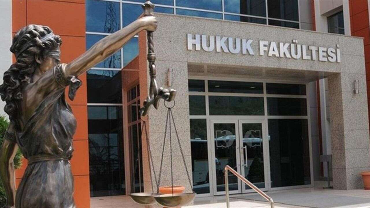 Türkiye'nin en iyi hukuk fakülteleri belli oldu! İşte en iyi 20 hukuk fakültesi