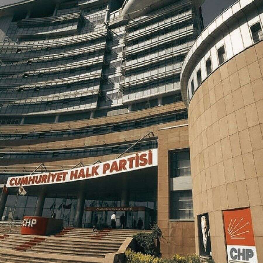 CHP'de tarihi deprem: 264 eski milletvekili ortak bildiriyse partiden istifa etti
