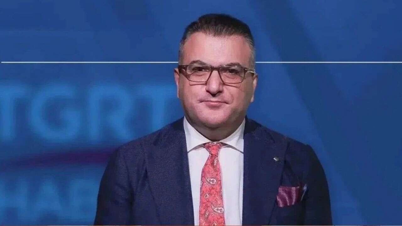 Akşam o ekranda olacak!  Cem Küçük TGRT ve Türkiye Gazetesi'nden çıkarıldı