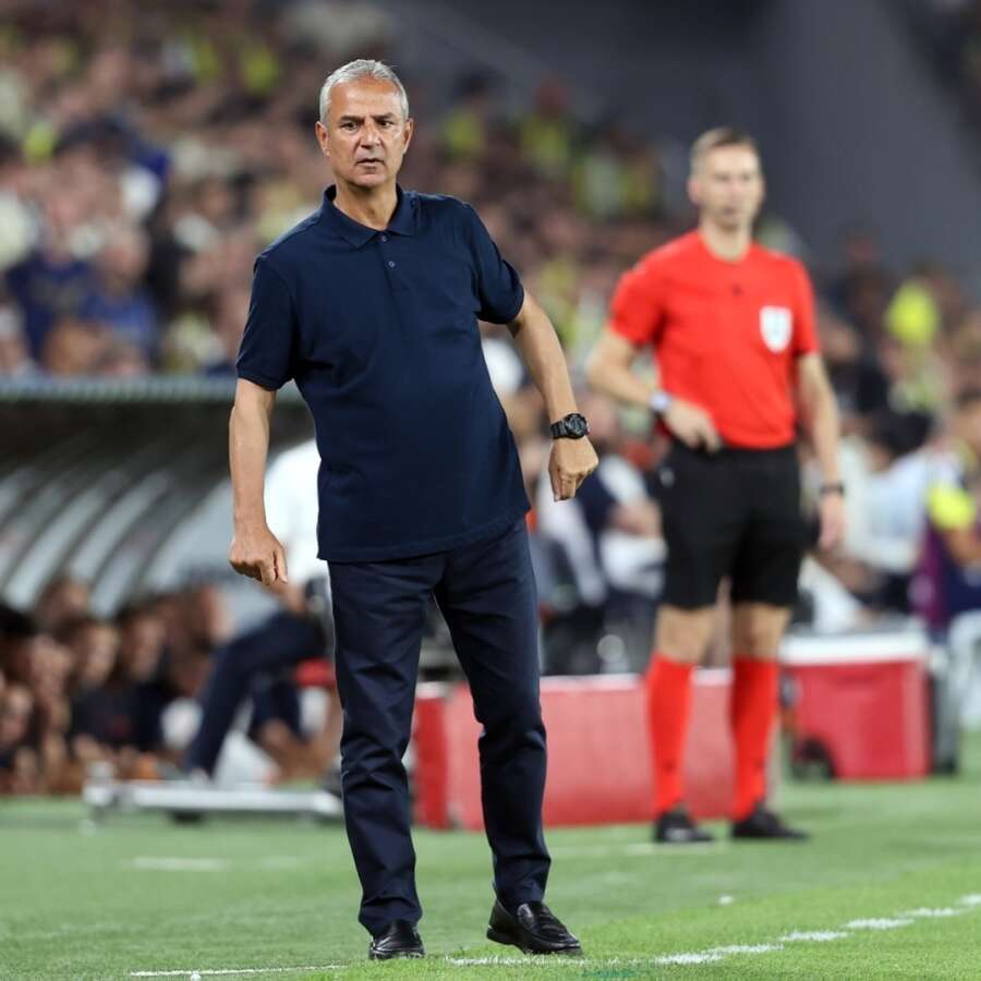 "Vallahi billahi çıldıracağım, üstümü başımı yırtacağım! İsmail Kartal bu takıma ne yaptın? Artık İrfan Can Kahveci'yi görmek istemiyorum!" Emre Bol canlı yayında kendinden geçti