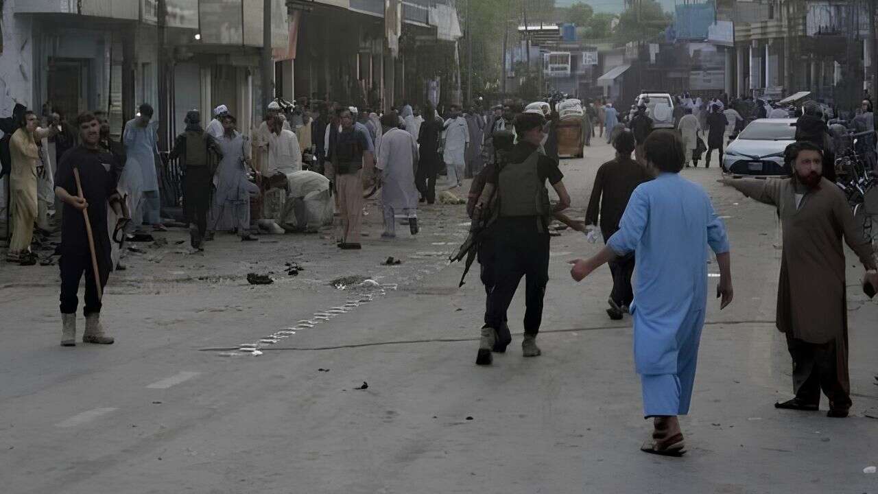 Pakistan'da canlı bomba saldırısı: 14 ölü, 24 yaralı