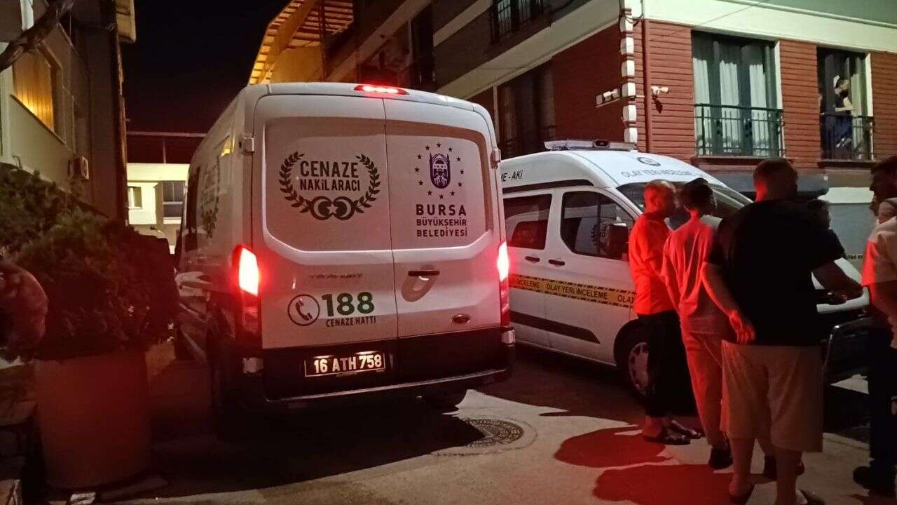 Bursa'da balkondan düştüğü iddia edilen hamile kadın hayatını kaybetti! Eşi gözaltında...