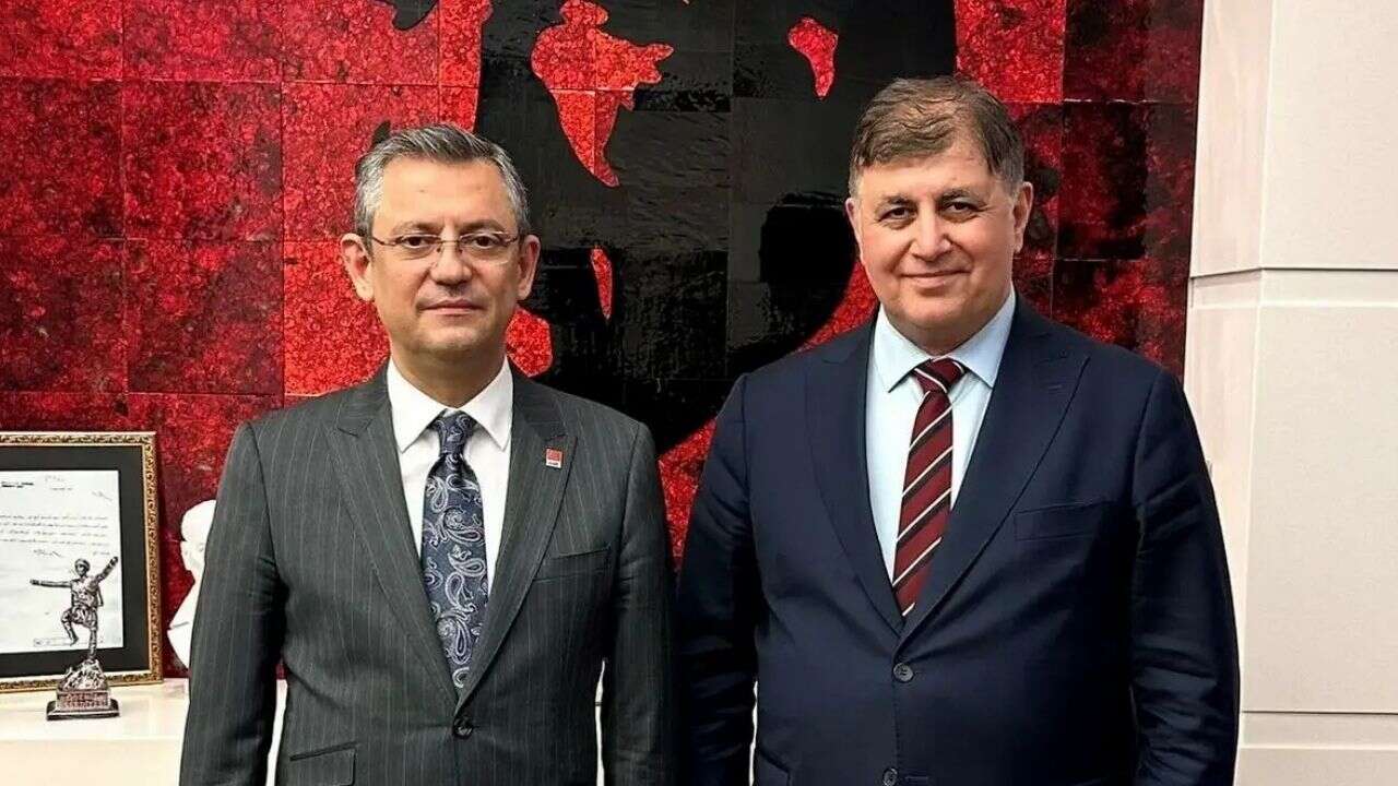İzmir Büyükşehir Belediye Başkanı Cemil Tugay'dan bomba sözler: Özgür Özel'in telefonunu açmadım
