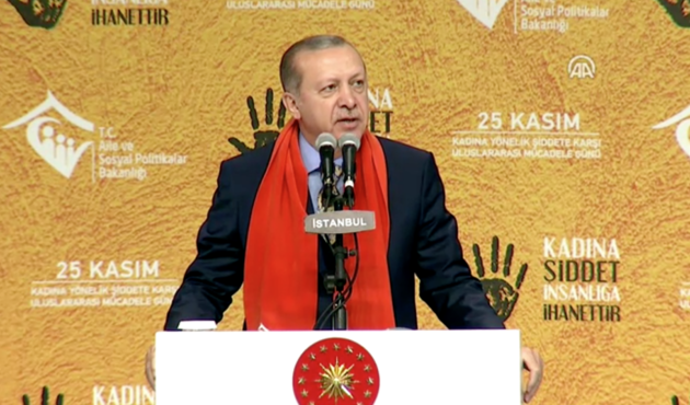 Erdoğan: Yüzüne tükürsen "Yağmur yağıyor" der, tam öyle bir tip! Bu zattan alacağımız tazminatlar ile milyoner olacağız!