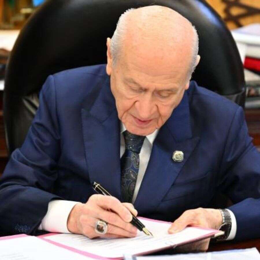Devlet Bahçeli 'Terörsüz Türkiye' çerçeve yasasını imzaladı!