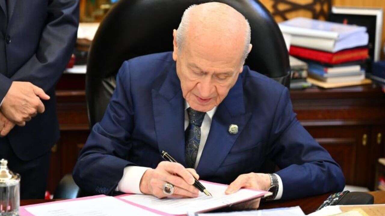 Devlet Bahçeli 'Terörsüz Türkiye' çerçeve yasasını imzaladı!