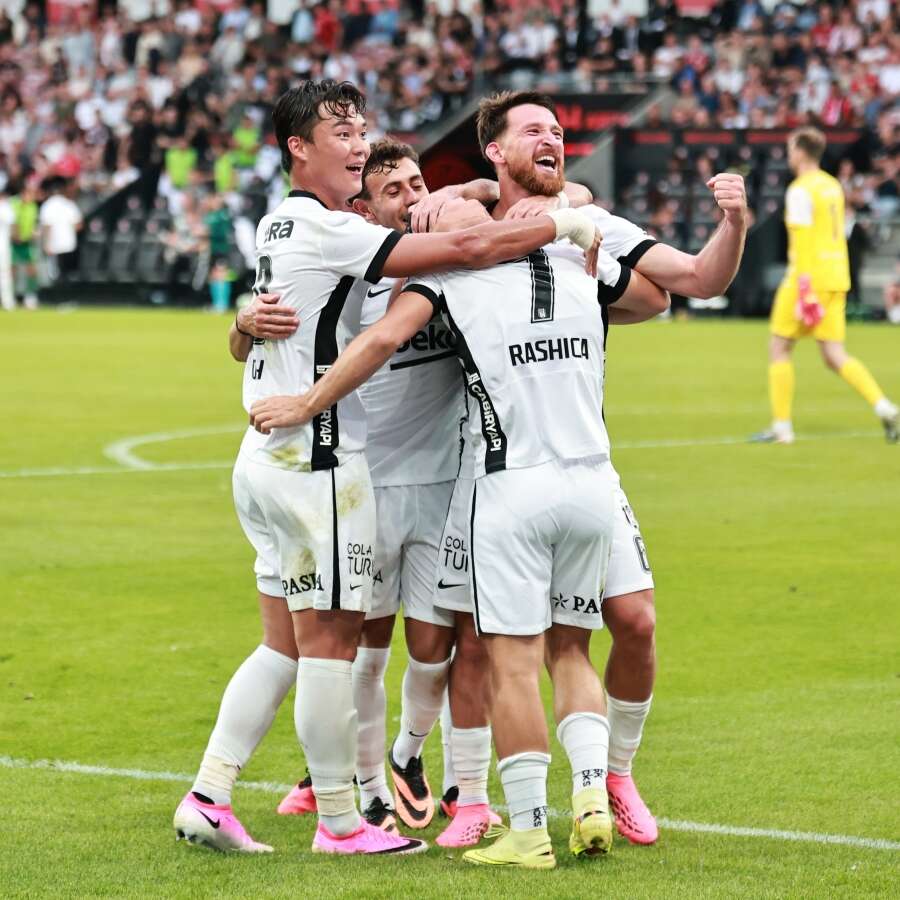 Beşiktaş Çekya deplasmanında 10 kişiyle kazandı!