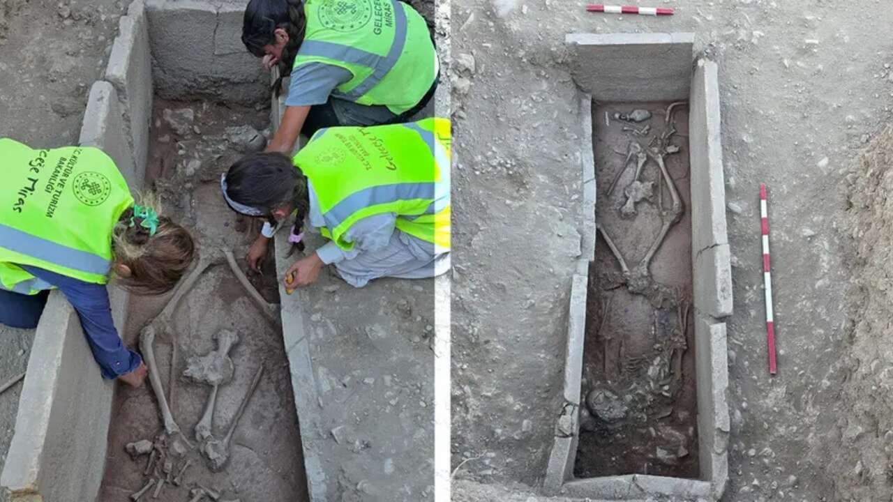 2 bin 400 yıl sonra ortaya çıkan gizem: Aspendos'ta 24 asırlık güreşçi mezarı gün yüzüne çıkarıldı