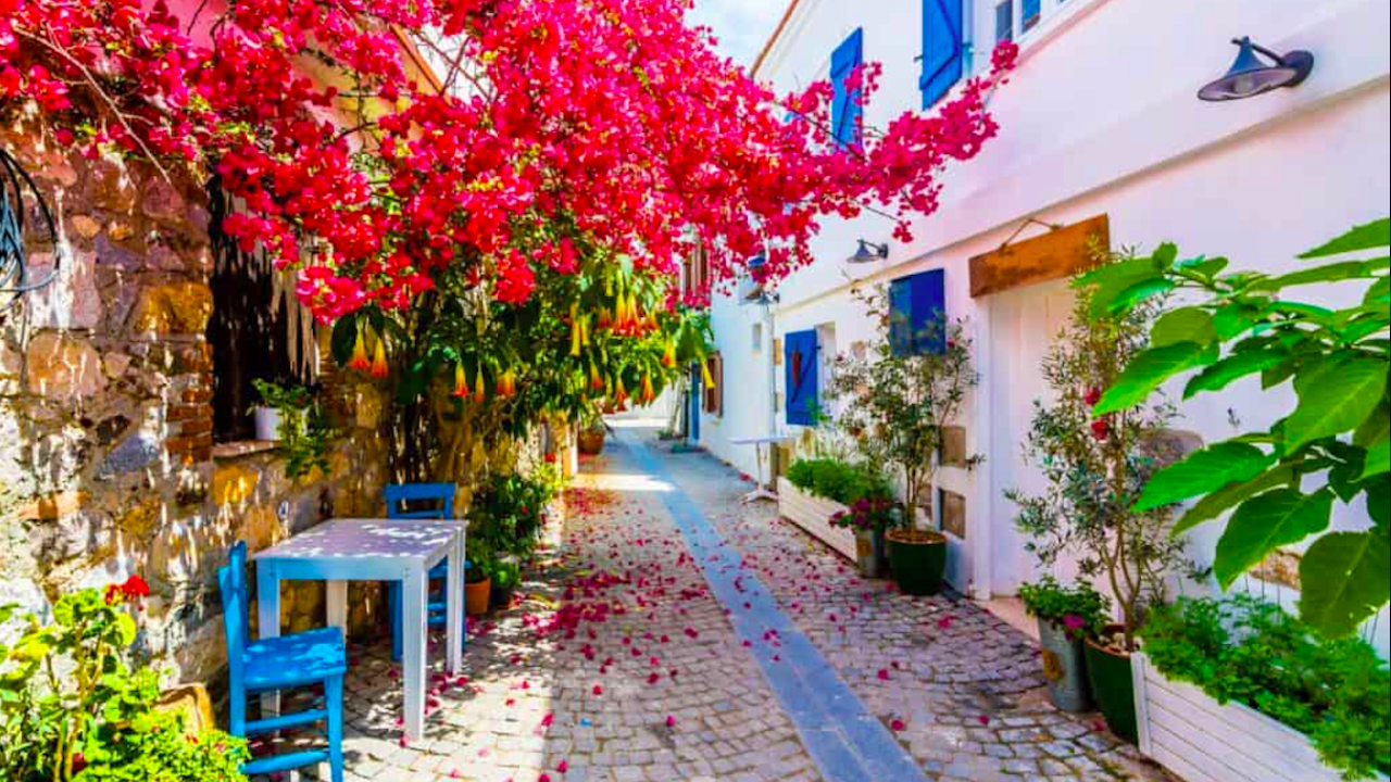 Ege'ye Kaçış: İzmir'de Uzun Soluklu Tatil Yapabileceğiniz Yerler