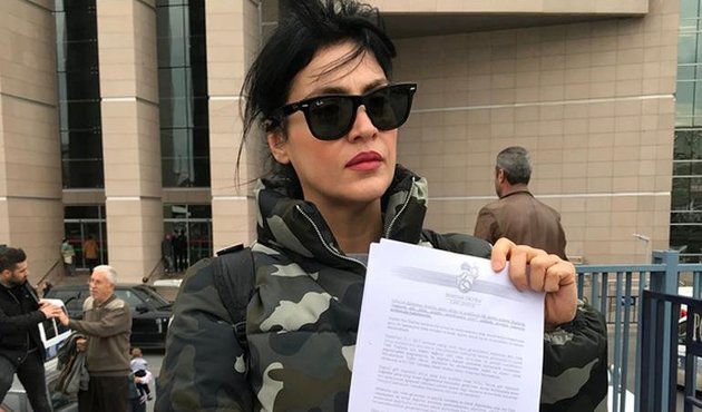 Tuğba Ekinci, Nur Yerlitaş'ı savcılığa şikayet etti!