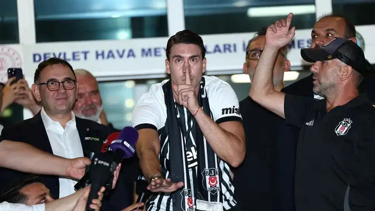 Beşiktaş'ın yeni transferi Dusan Vlahovic İstanbul'a geldi