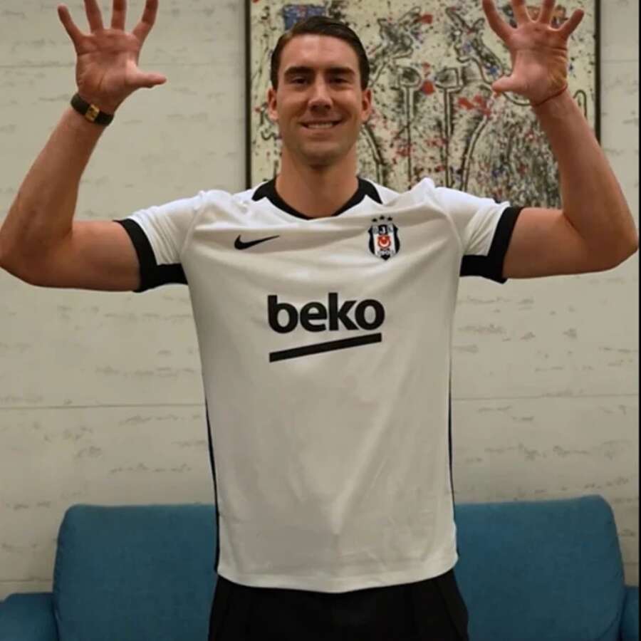 Beşiktaş'ın yeni transferi Dusan Vlahovic İstanbul'a geldi