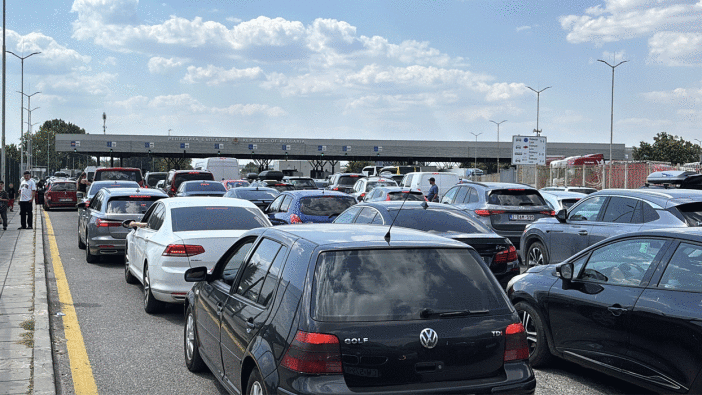 Yurt dışından geçici getirilen araçlara ilişkin esaslar yeniden düzenlendi